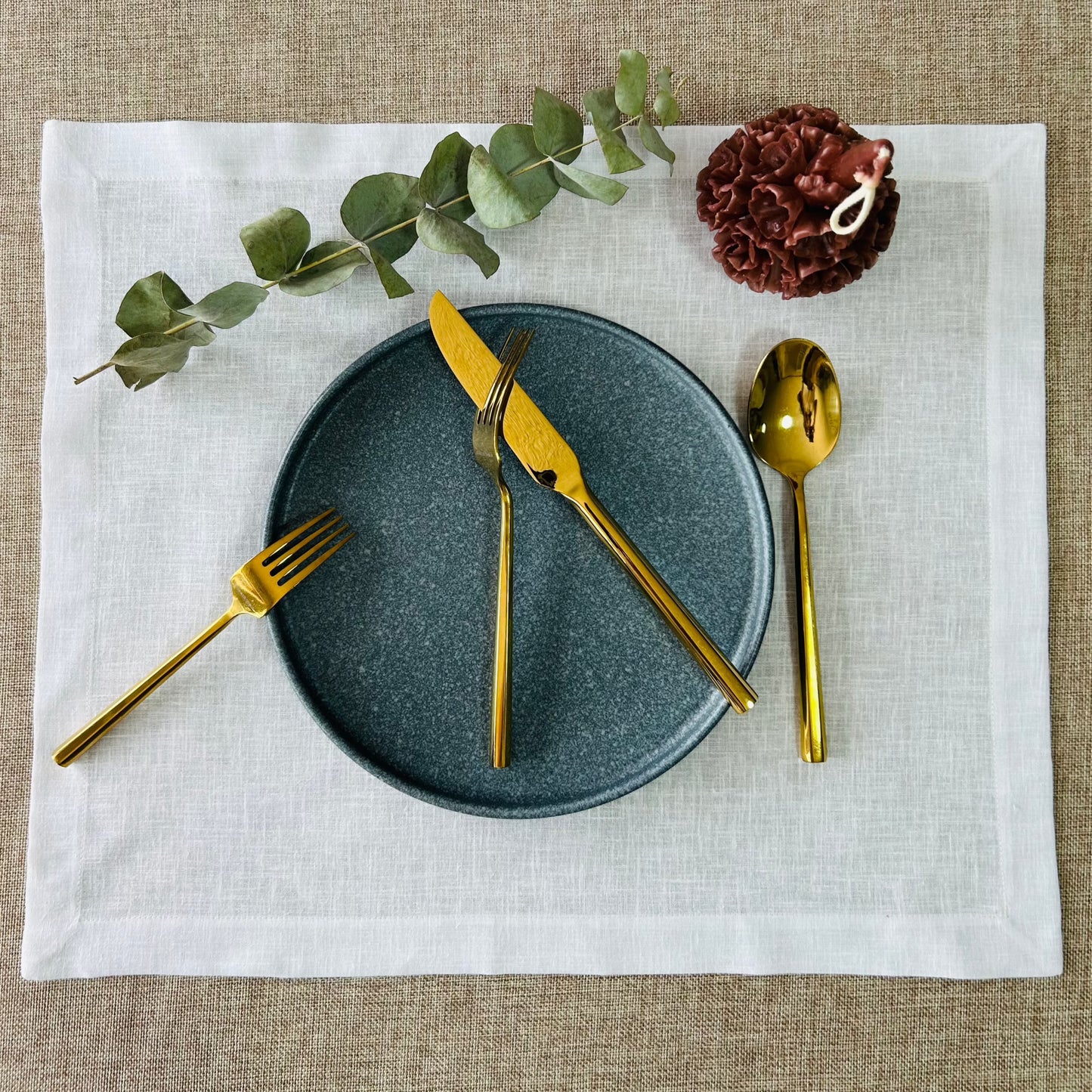 Individual de mesa Linoblend "HEM" teñido a mano (Set de 4)