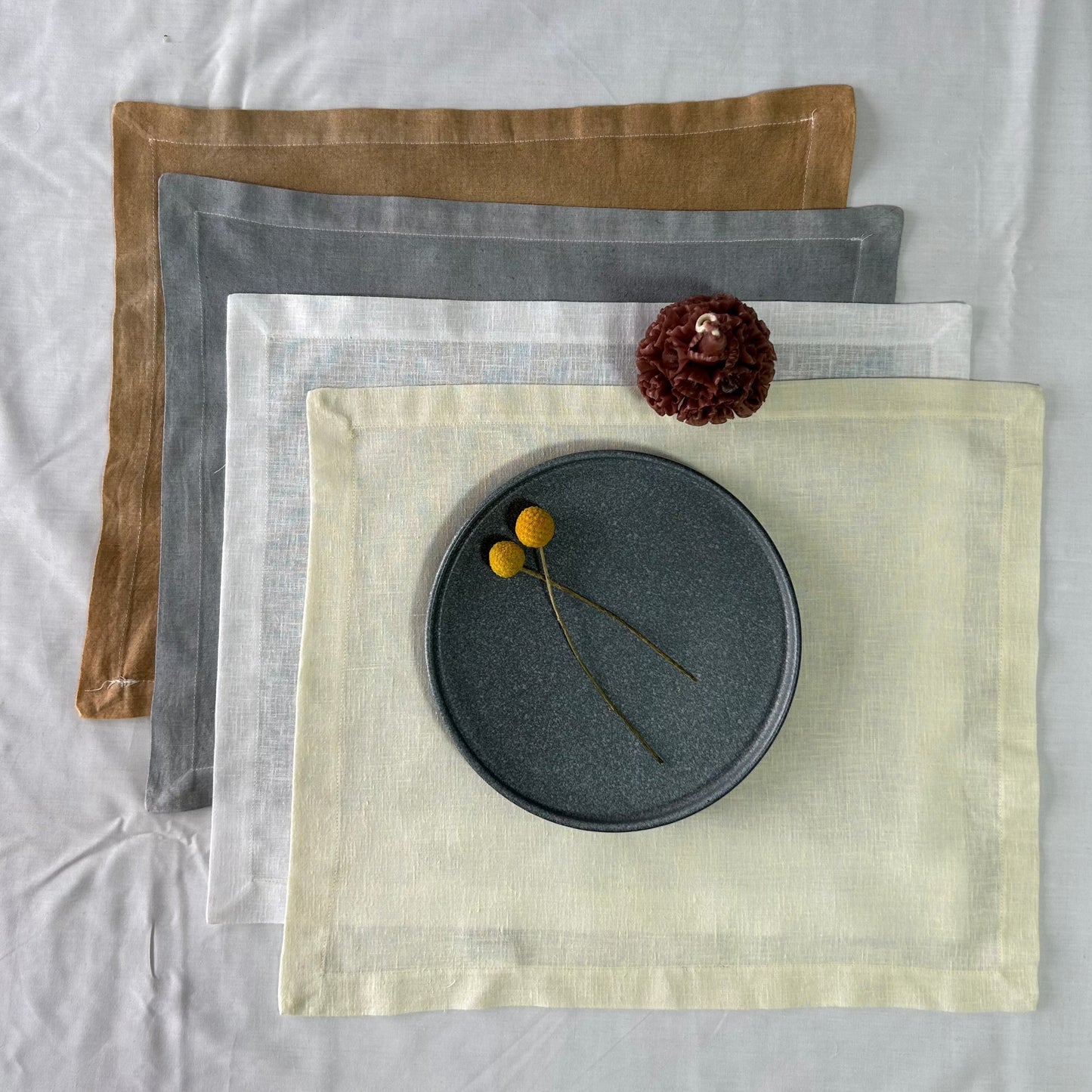 Individual de mesa Linoblend "HEM" teñido a mano (Set de 4)